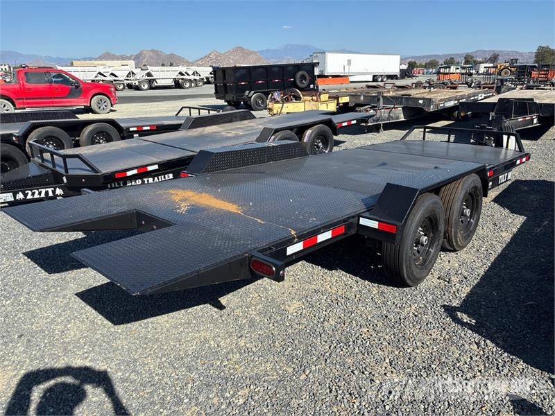 Industrias America 227T 22 ft T/A Tilt Deck Trailer ローローダー