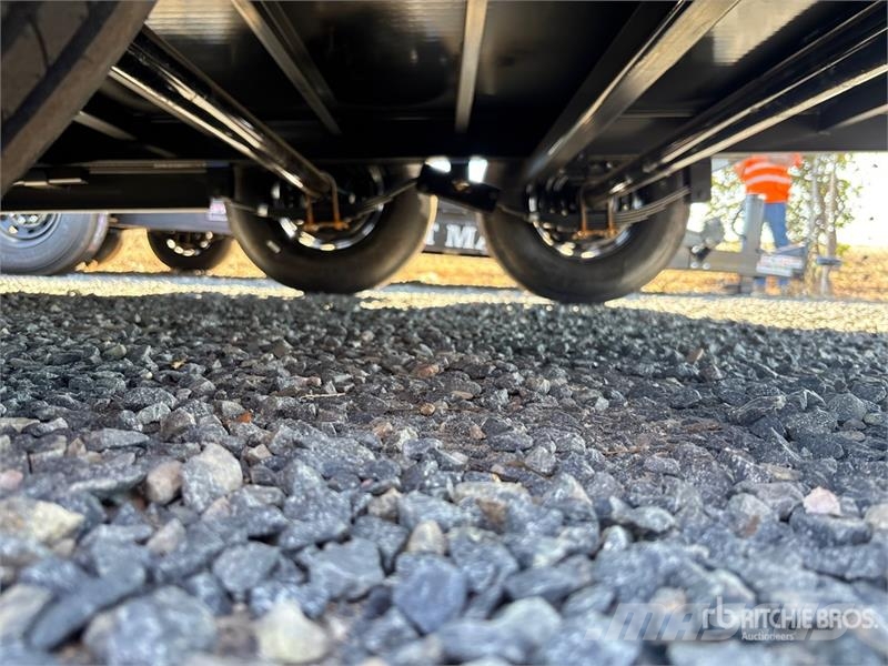 Industrias America 227T 22 ft T/A Tilt Deck Trailer ローローダー