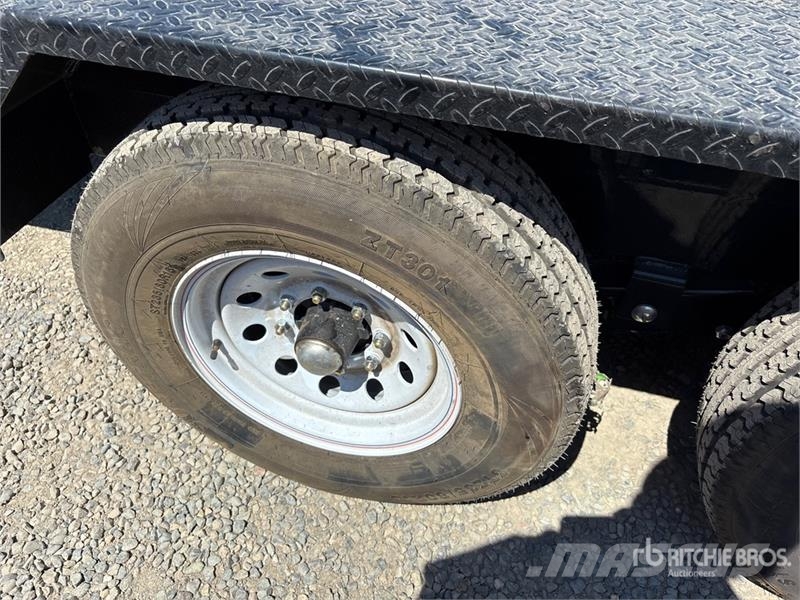 Industrias America 227T 21 ft T/A Tilt Deck Trailer Plataformas bajas