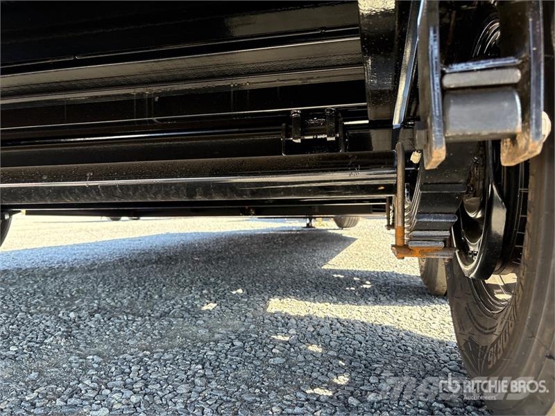 Industrias America 227T 22 ft T/A Tilt Deck Trailer ローローダー