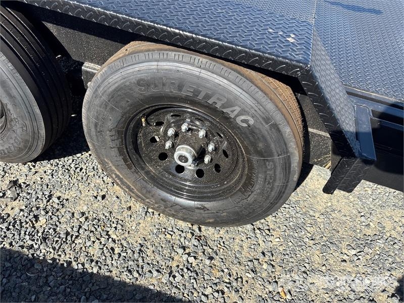 Industrias America 227T 22 ft T/A Tilt Deck Trailer ローローダー