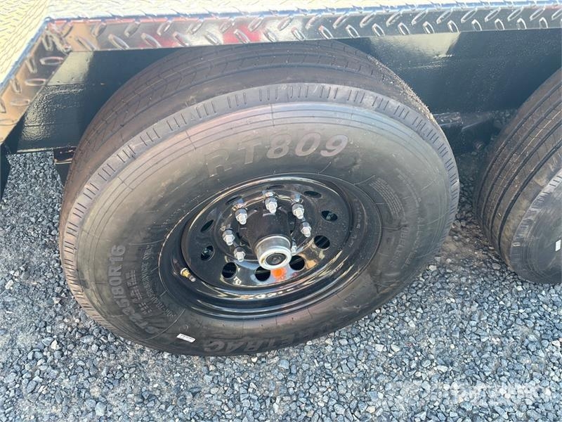 Industrias America 227T 22 ft T/A Tilt Deck Trailer ローローダー