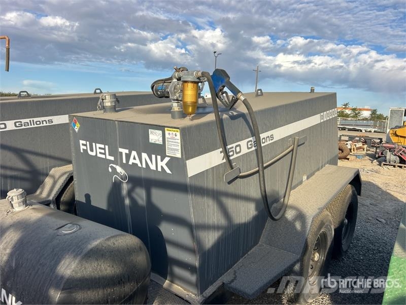 Industrias America 750 T/A Fuel Trailer Tanker trailers