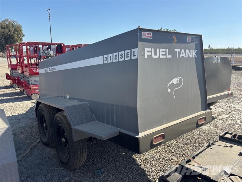 Industrias America 990 gal Trailer Mounted Steel Diesel Fuel Tank Degvielas un piedevu tvertnes