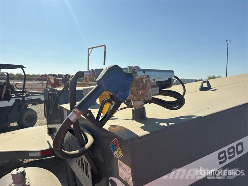Industrias America 990 gal Trailer Mounted Steel Diesel Fuel Tank Degvielas un piedevu tvertnes