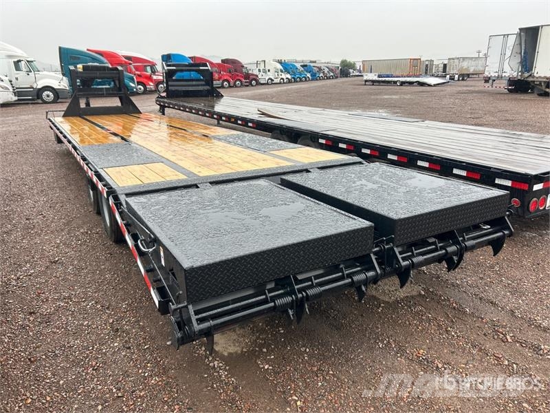 Industrias America G32HR 32 ft T/A Gooseneck Equipment Trailer Auto pārvadāšanas treileri