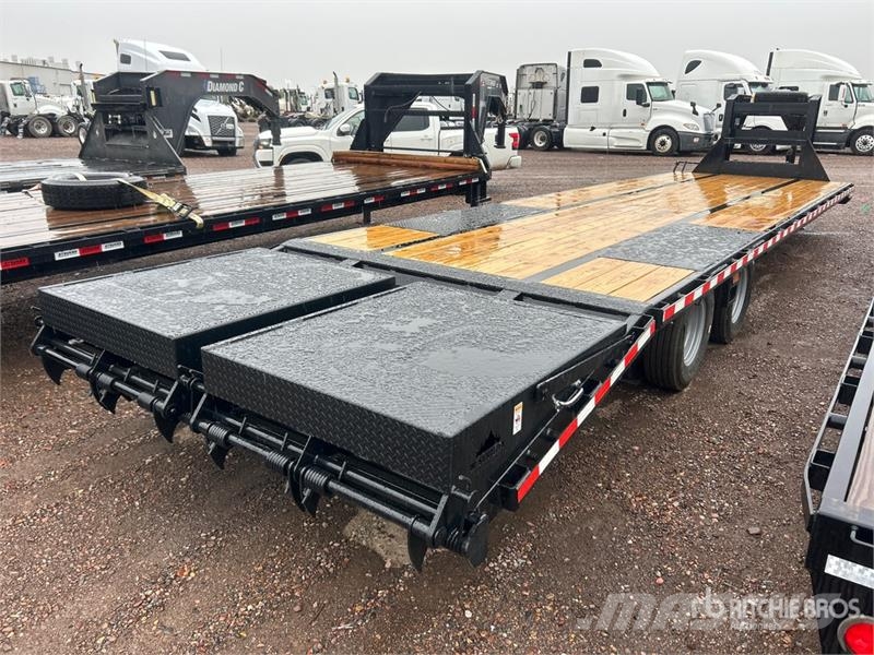 Industrias America G32HR 32 ft T/A Gooseneck Equipment Trailer Auto pārvadāšanas treileri