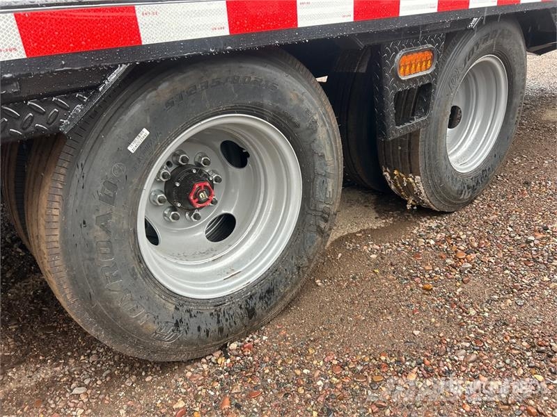 Industrias America G32HR 32 ft T/A Gooseneck Equipment Trailer Auto pārvadāšanas treileri