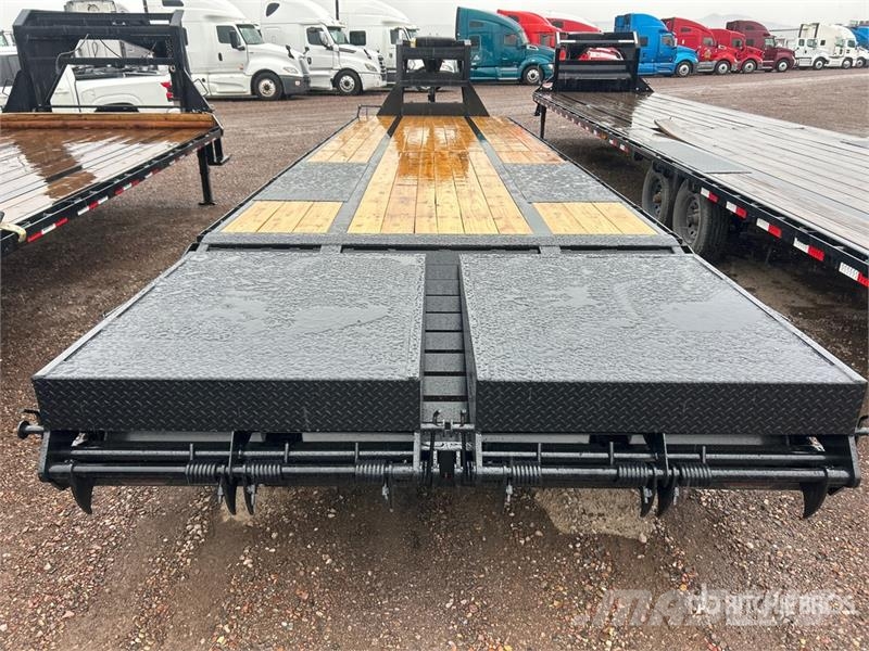 Industrias America G32HR 32 ft T/A Gooseneck Equipment Trailer Auto pārvadāšanas treileri