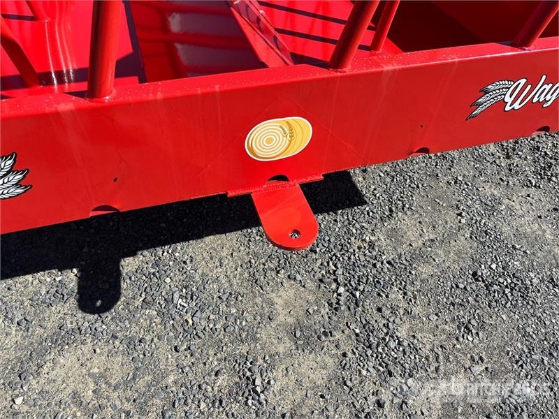 Industrias America P92R Livestock Feeder Кормушки для животных