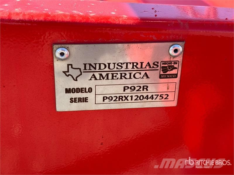 Industrias America P92R Livestock Feeder Кормушки для животных