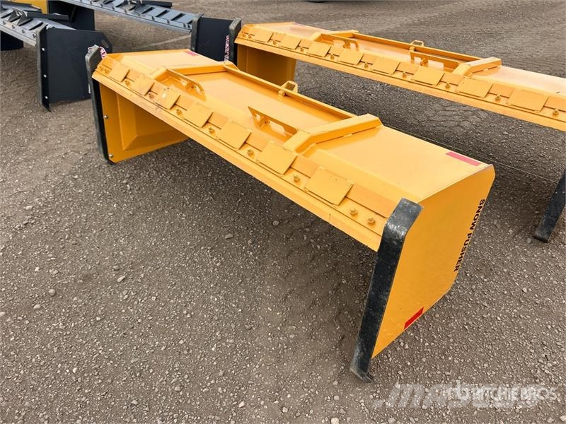 Industrias America SP08 96 in Skid Steer Snow Pusher (Unused) Снежные отвалы и плуги