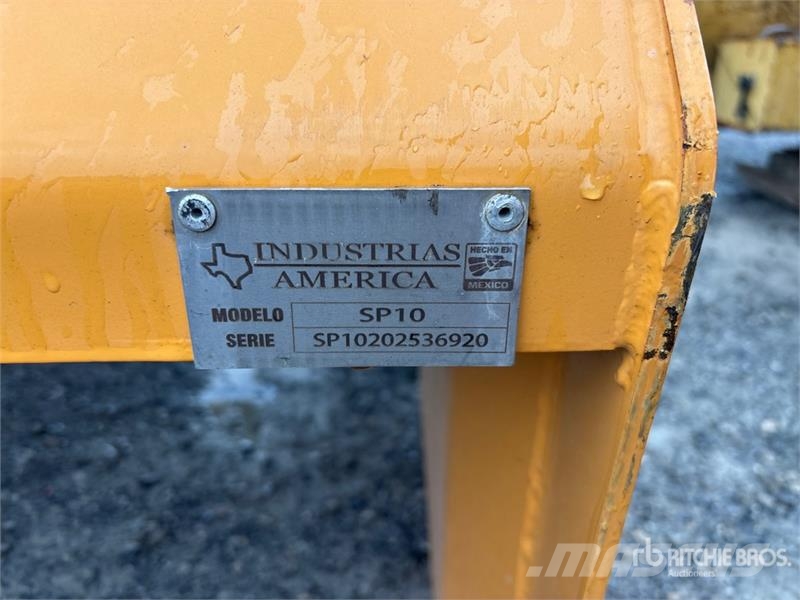 Industrias SP10 120 in Skid Steer Snow Pusher スノーブレードとプラウ