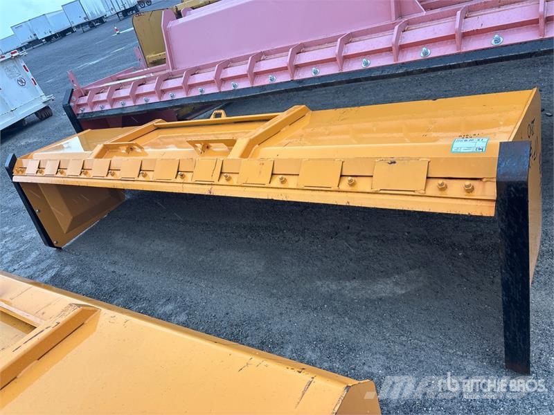  Industrias SP11 132 in Skid Steer Snow Pusher Snežne daske i plugovi