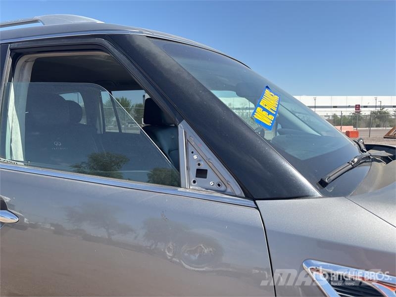 Infiniti QX56 2WD SUV PKWs