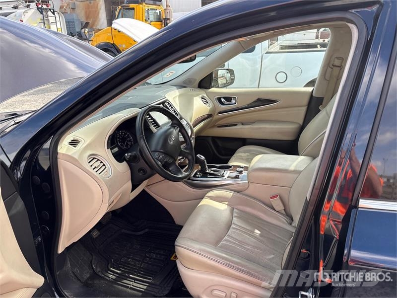 Infiniti QX60 2WD SUV Automašīnas