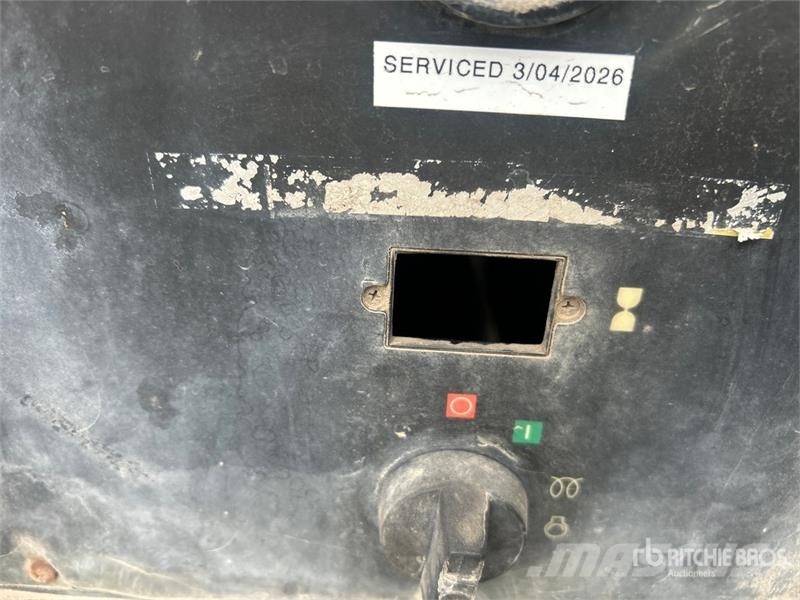 Ingersoll Rand 185 cfm Mobile Air Compressor コンプレッサー