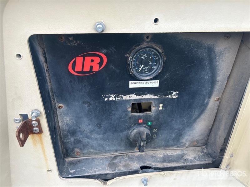 Ingersoll Rand 185 cfm Mobile Air Compressor コンプレッサー