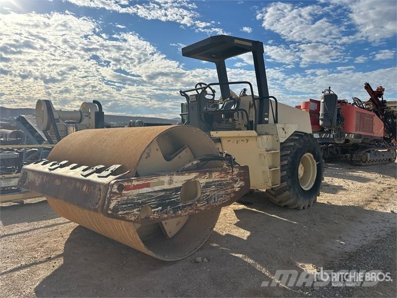 Ingersoll Rand SD115D Smooth Drum Compactor Walzenzüge