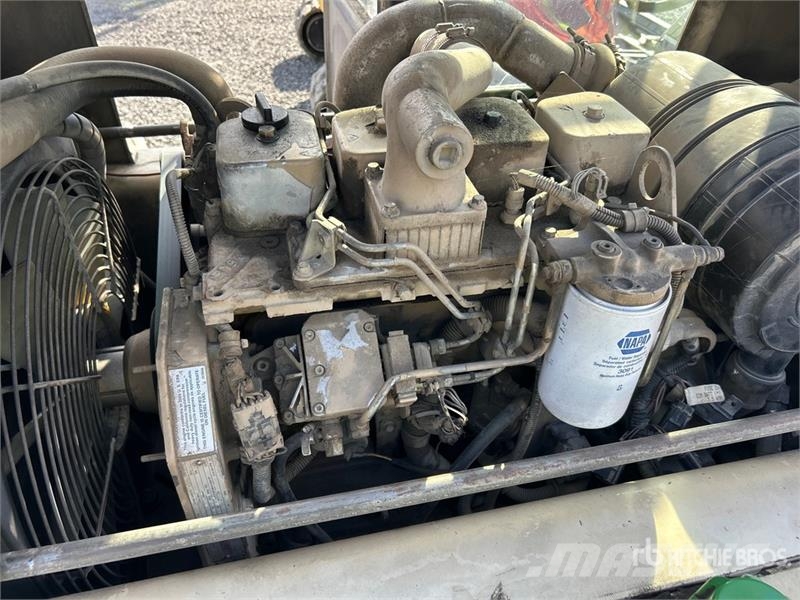 Ingersoll Rand VR843C 伸縮臂操作車
