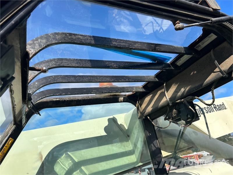Ingersoll Rand VR843C 伸縮臂操作車