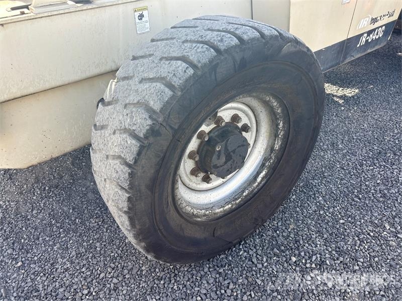 Ingersoll Rand VR843C 伸縮臂操作車