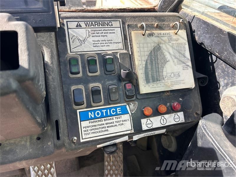 Ingersoll Rand VR843C 伸縮臂操作車