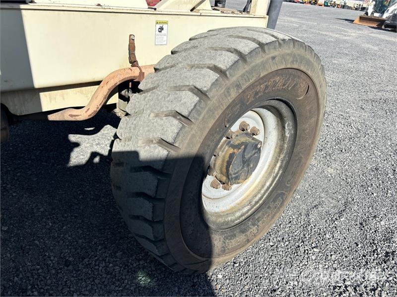 Ingersoll Rand VR843C 伸縮臂操作車