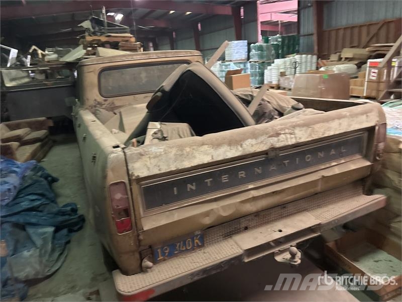 International 1210 4x2 Pickup Andere Transporter