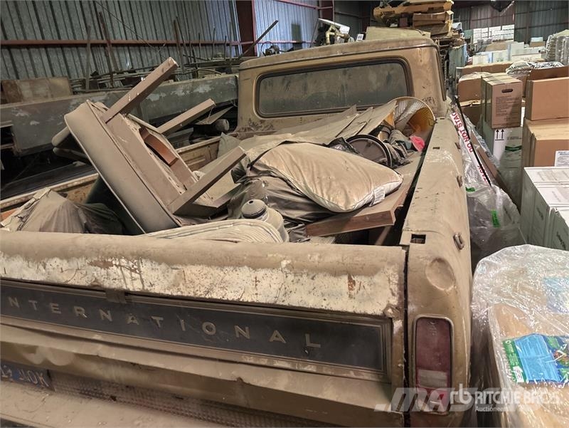 International 1210 4x2 Pickup Andere Transporter