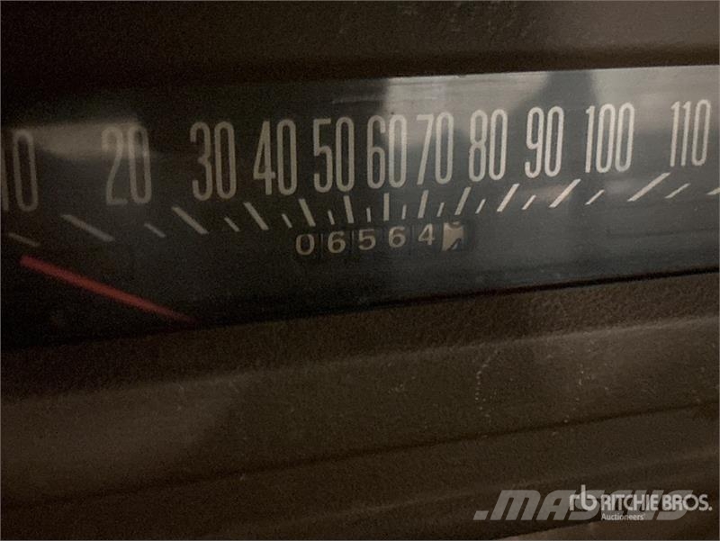International 1210 4x2 Pickup Andere Transporter
