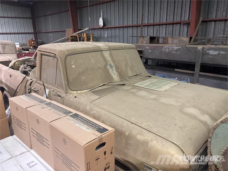 International 1210 4x2 Pickup Andere Transporter