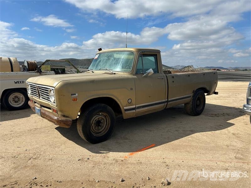 International 1210 4x2 Pickup Egyéb