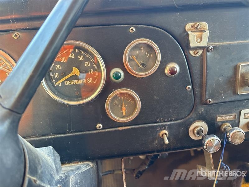 International 1600 Pašizgāzējs