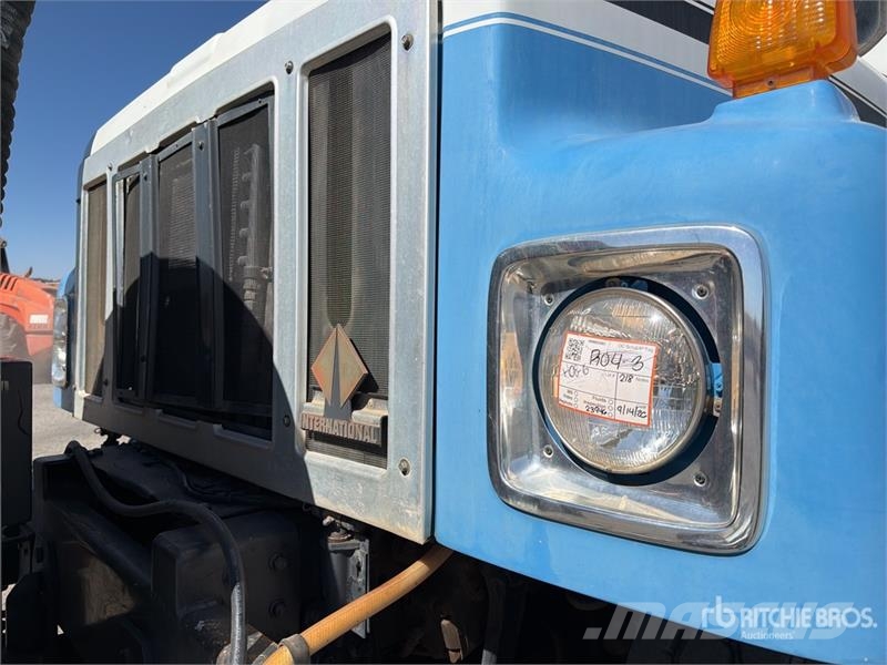 International 2574 Saug- und Druckwagen