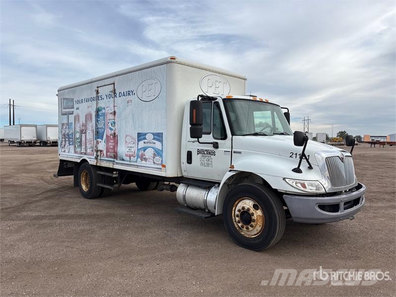 International 4000 4x2 Moving Van Truck Sunkvežimiai su dengtu kėbulu