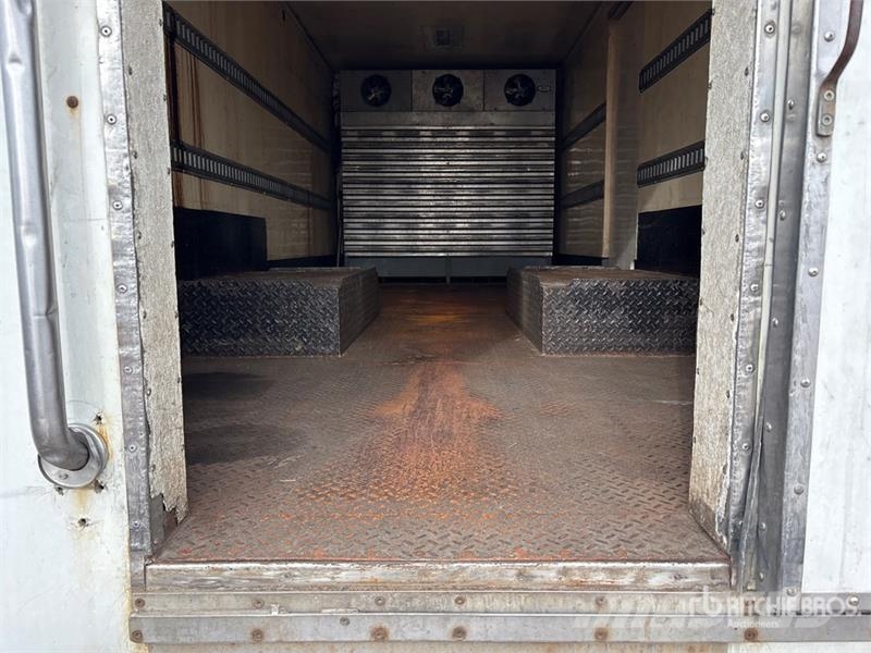 International 4000 4x2 Moving Van Truck Sunkvežimiai su dengtu kėbulu