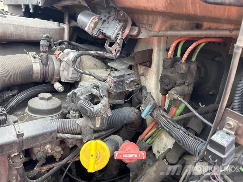 International 4000 Van Truck Furgons