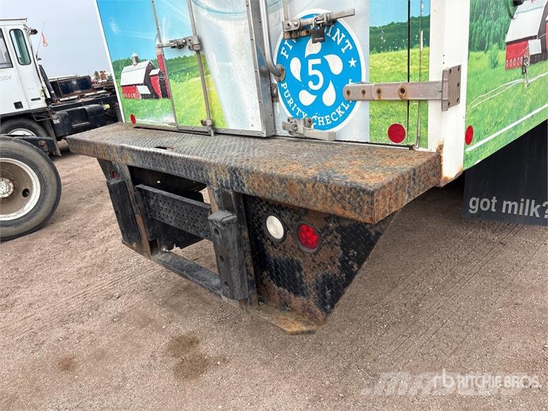 International 4000 Van Truck Furgons