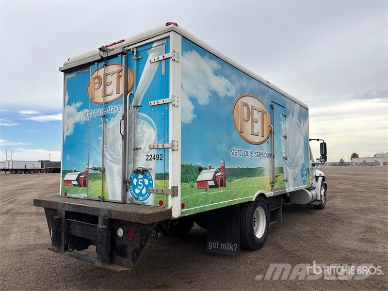International 4000 Van Truck Furgons