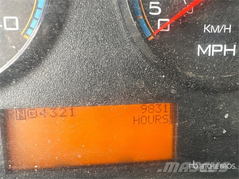 International 4000 Van Truck Furgons