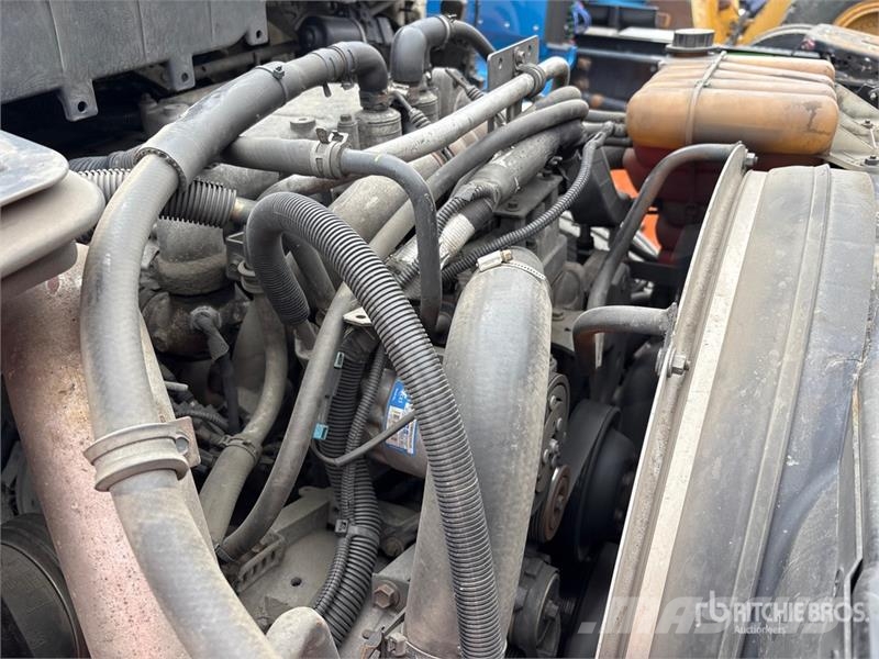 International 4000 Van Truck Furgons