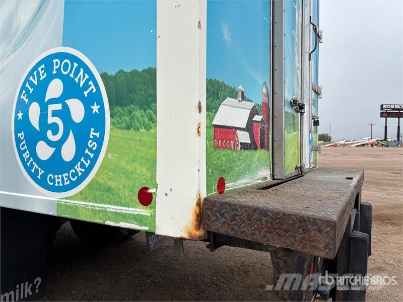 International 4000 Van Truck Furgons