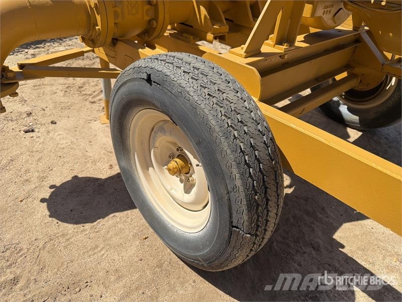 International 407 Trailer-Mounted Water Pump Waterpumps