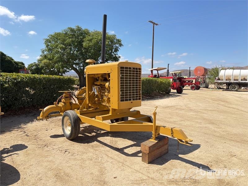 International 407 Trailer-Mounted Water Pump Waterpumps