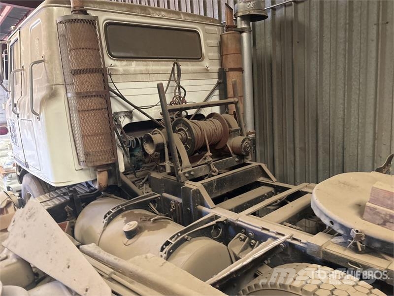 International 4070A S/A Cabover w/ Sleeper Andere Fahrzeuge