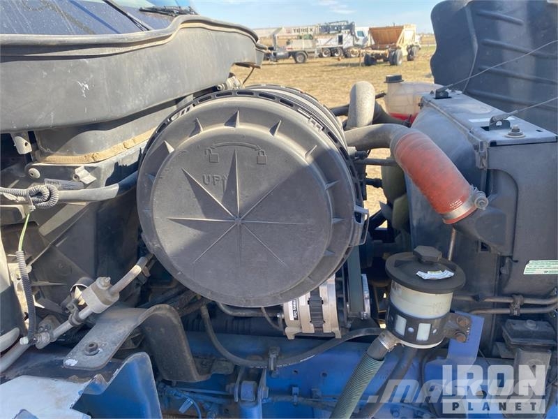 International 4200 Pometalni stroji