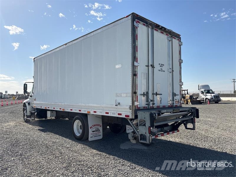 International 4300 冷凍冷蔵車