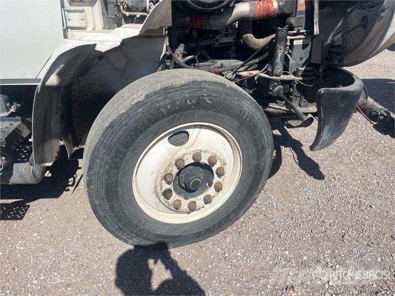 International 4300 صهاريج مياه
