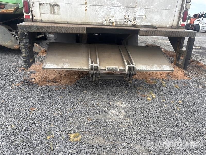 International 4300 Furgons